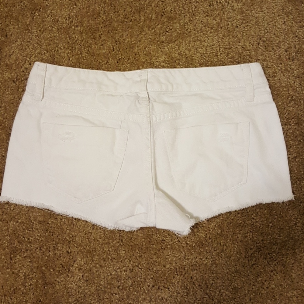 Shorts - Picture 2 of 3
